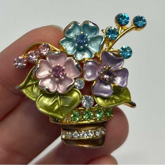 Vintage Enamel Flower Bouquet Pink Blue Green Rhinestone Brooch Gold Tone Pin - Picture 1 of 4